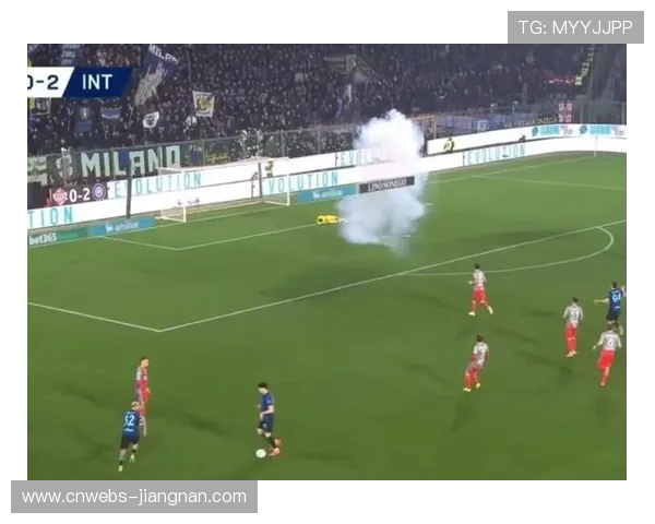 奥代罗遭烟花击中受伤,比赛中断后恢复引发安全讨论 奥代罗遭烟花击中受伤,比赛中断后恢复引发安全讨论